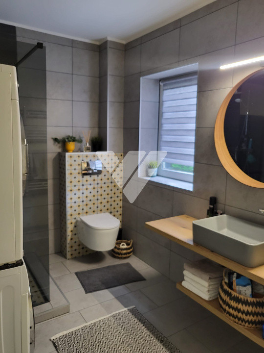 Casa de vis 5 camere, doua balcoane si doua terase in Selimbar, Sibiu