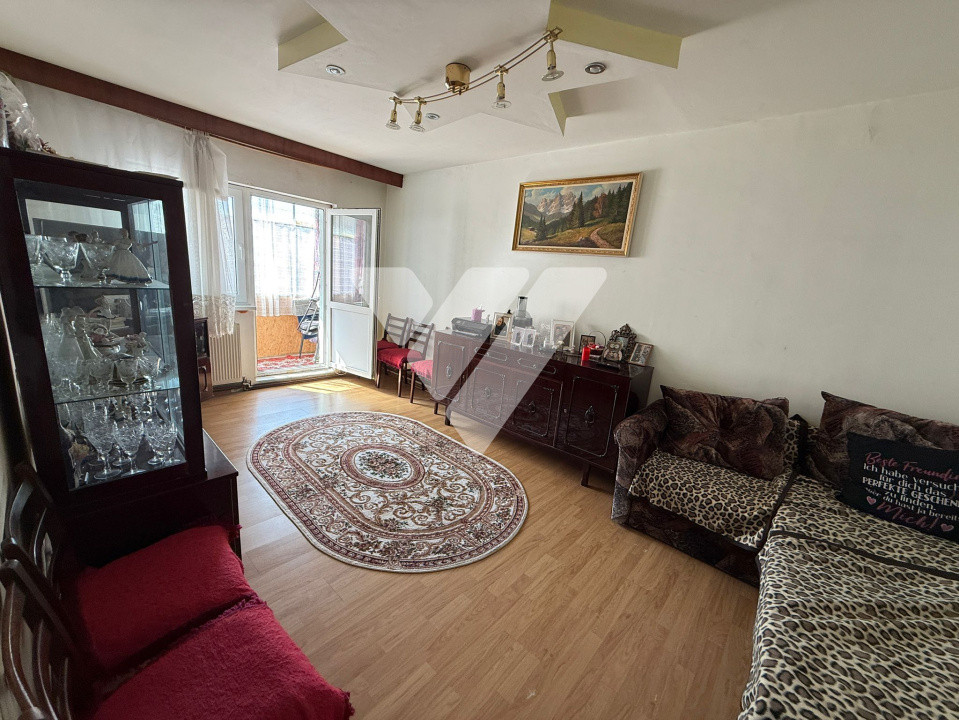 Apartament 3 camere decomandat etaj 2 zona Vasile Aaron Sibiu 