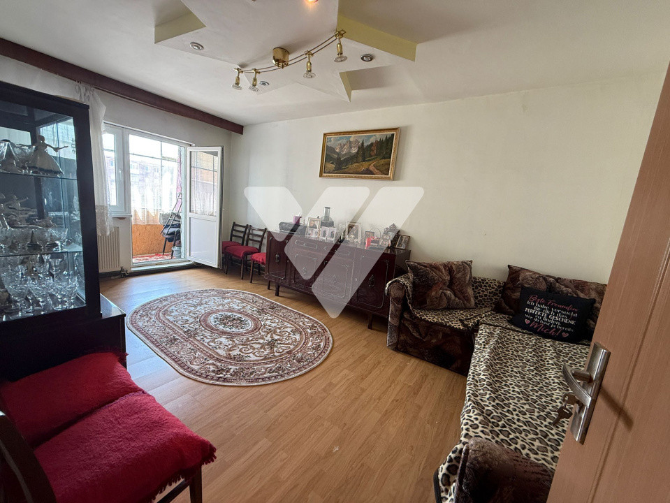Apartament 3 camere decomandat etaj 2 zona Vasile Aaron Sibiu 