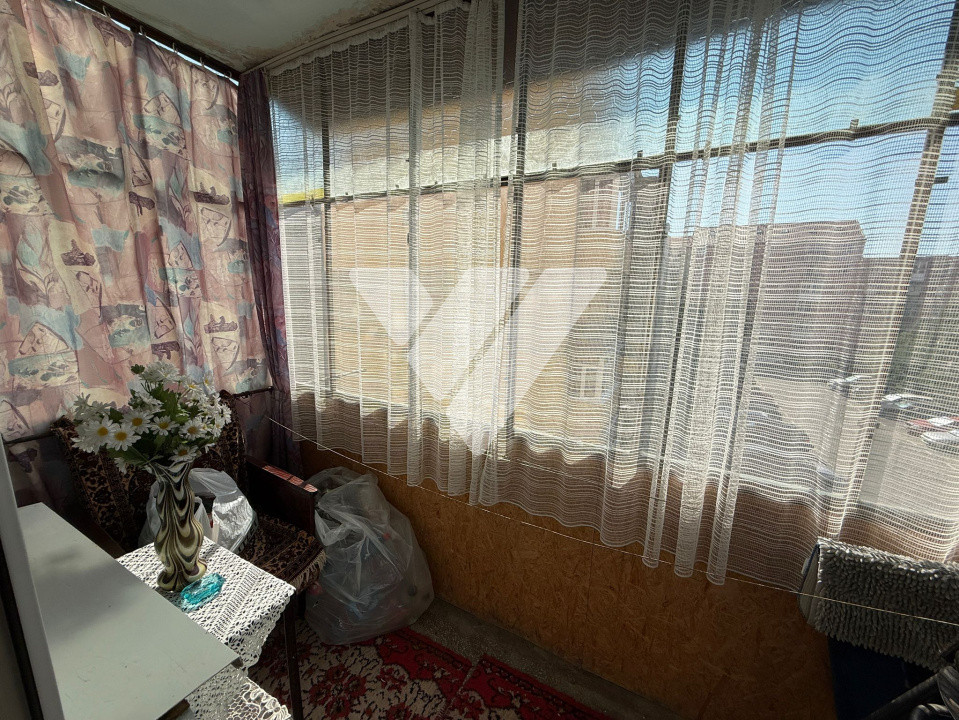 Apartament 3 camere decomandat etaj 2 zona Vasile Aaron Sibiu 