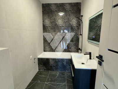  Apartament 3 camere 2 bai decomandat etaj 1 - Calea Surii Mici Sibiu