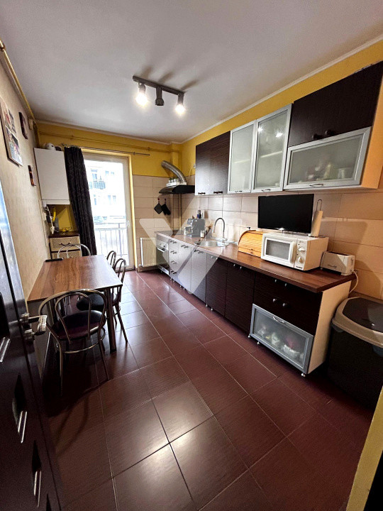 Apartament cu 3 camere decomandat mobilat 74 mp in Turnisor Sibiu