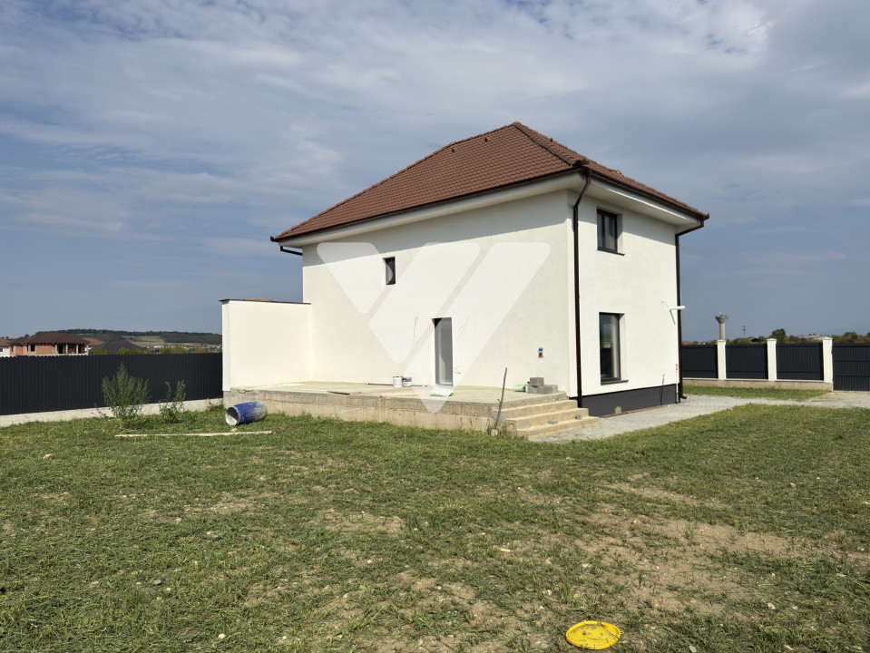 Casa individuala noua 5 camere si teren 640 mp in Cristian Sibiu