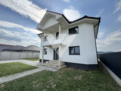Casa individuala noua 5 camere si teren 640 mp in Cristian Sibiu