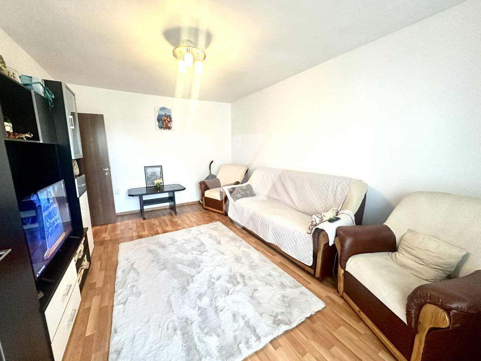 Apartament 3 camere 2 bai mobilat etaj 3 zona Vasile Aaron Sibiu