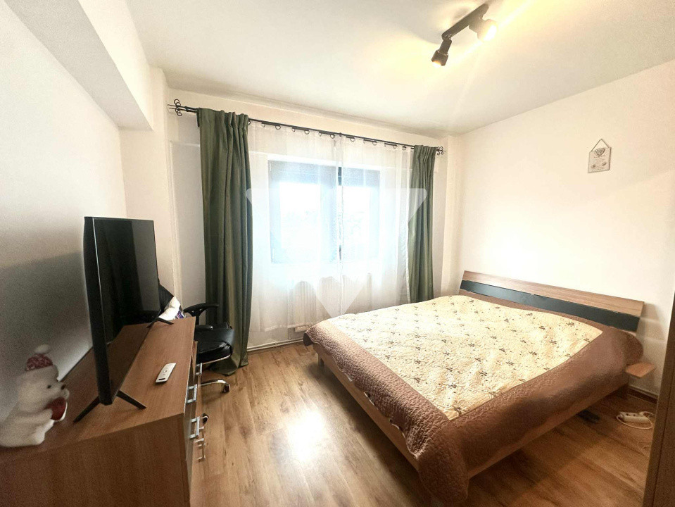 Apartament 3 camere 2 bai mobilat etaj 3 zona Vasile Aaron Sibiu