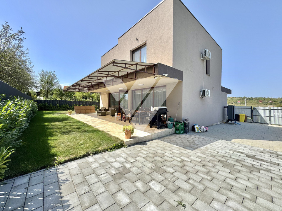 Casa de lux 4 camere terasa pivnita si teren 1007 mp Daia Noua Sibiu