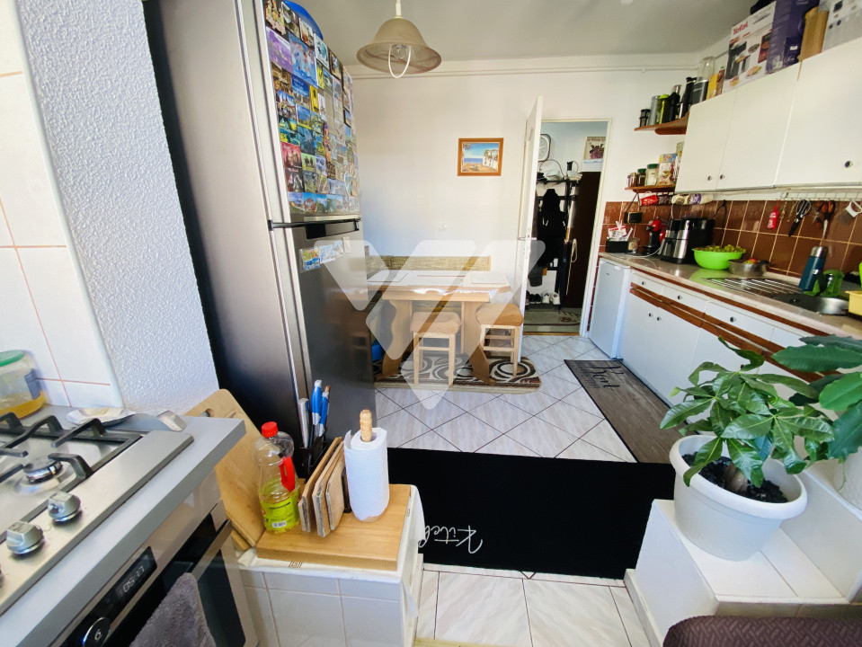 Apartament 3 camere mobilat 63 mp Vasile Aaron Sibiu 