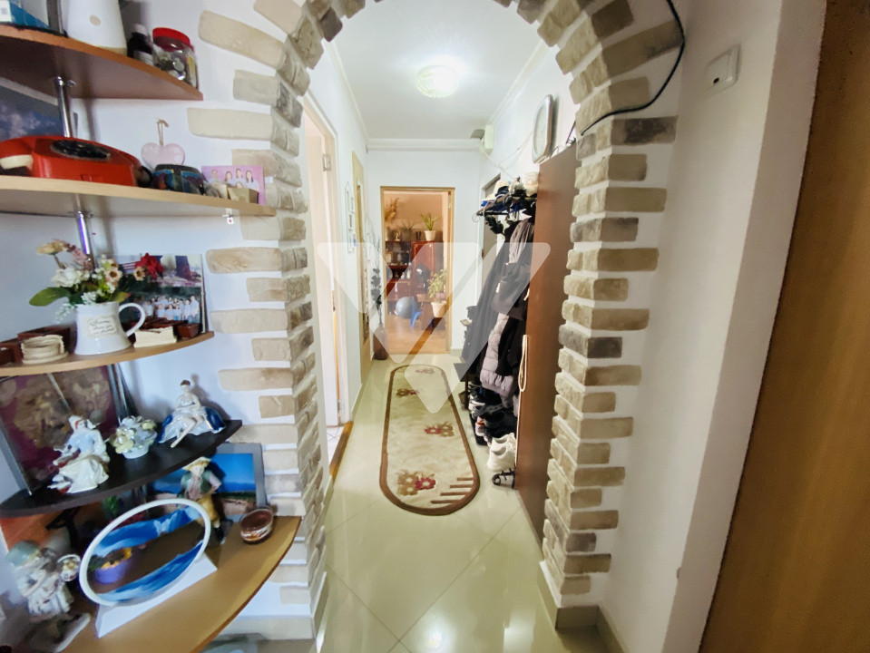 Apartament 3 camere mobilat 63 mp Vasile Aaron Sibiu 