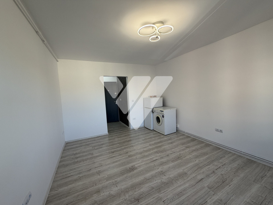 Garsoniera renovata etaj 3 zona Terezian Sibiu 