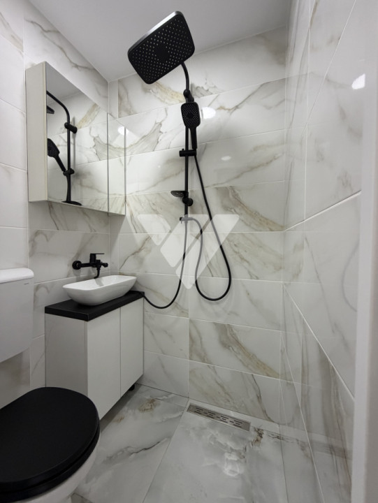 Garsoniera renovata etaj 3 zona Terezian Sibiu 