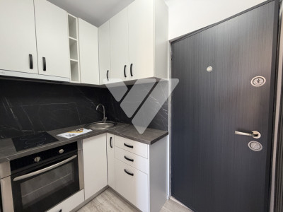 Garsoniera renovata etaj 3 zona Terezian Sibiu 
