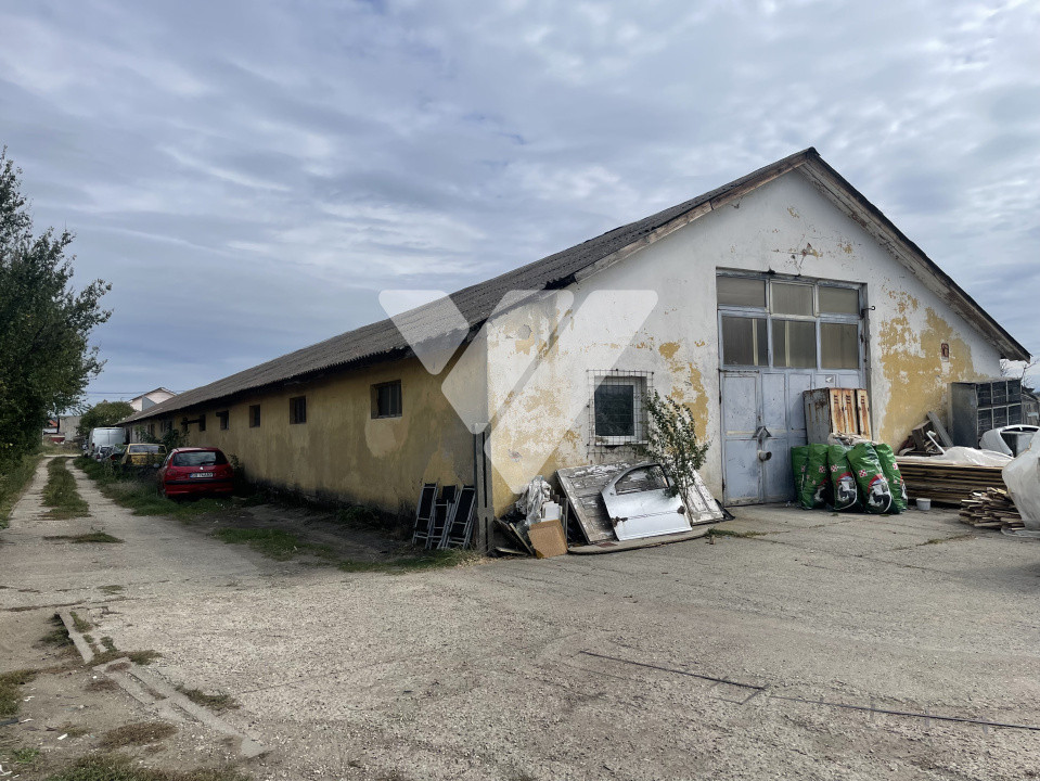 Teren intravilan industrial 1796 mp cu hala de 736 mp utili Sibiu