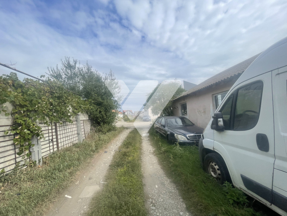 Teren intravilan industrial 1796 mp cu hala de 736 mp utili Sibiu