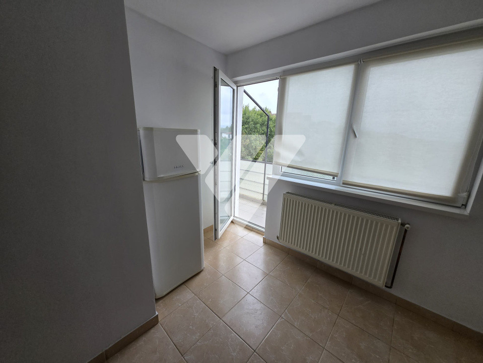 Apartament tip mansarda 3 camere de vanzare Zona Strand