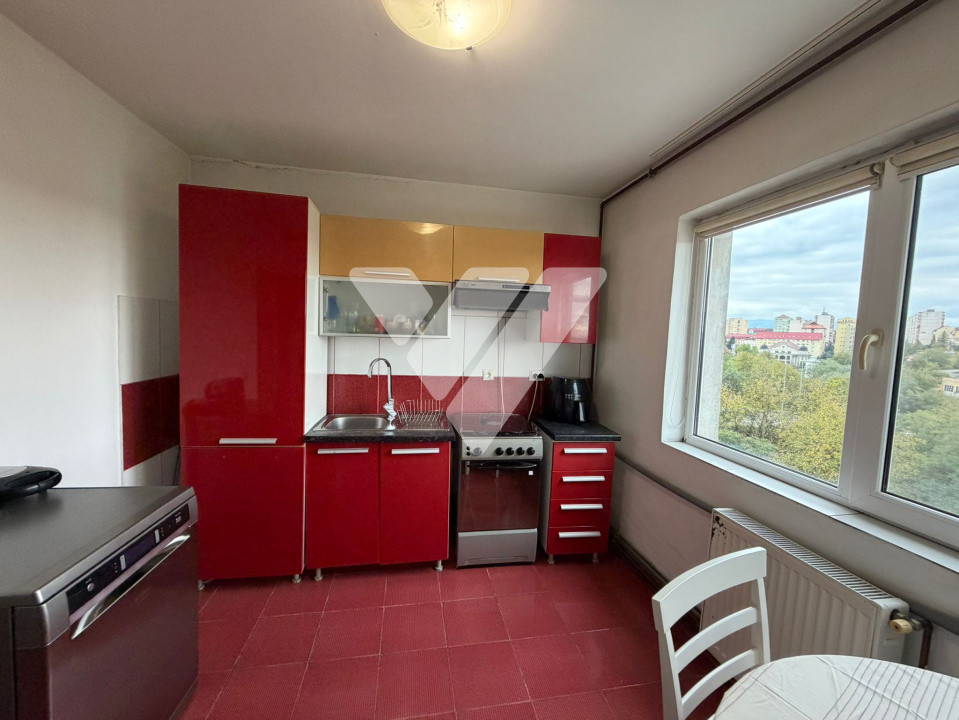 Apartament tip mansarda 3 camere zona Stefan cel mare