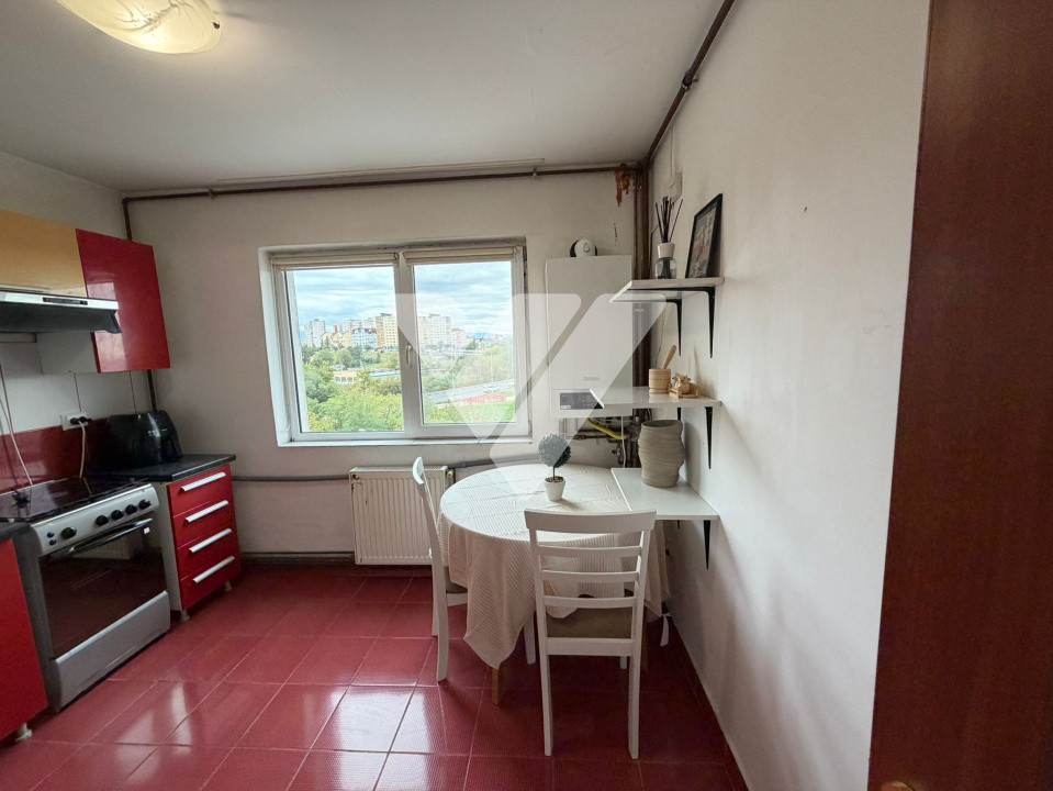 Apartament tip mansarda 3 camere zona Stefan cel mare
