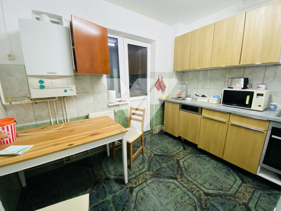 Apartament 3 camere mobilat etaj intermediar 67 mp zona Vasile Aaron
