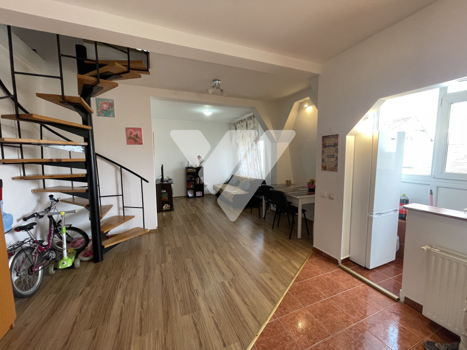 Apartament tip mansarda renovat – 3 camere, Sibiu, Hipodrom 1