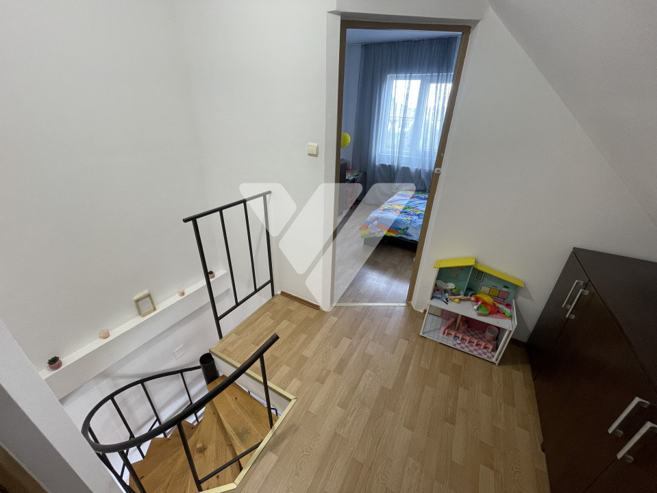 Apartament tip mansarda renovat – 3 camere, Sibiu, Hipodrom 1