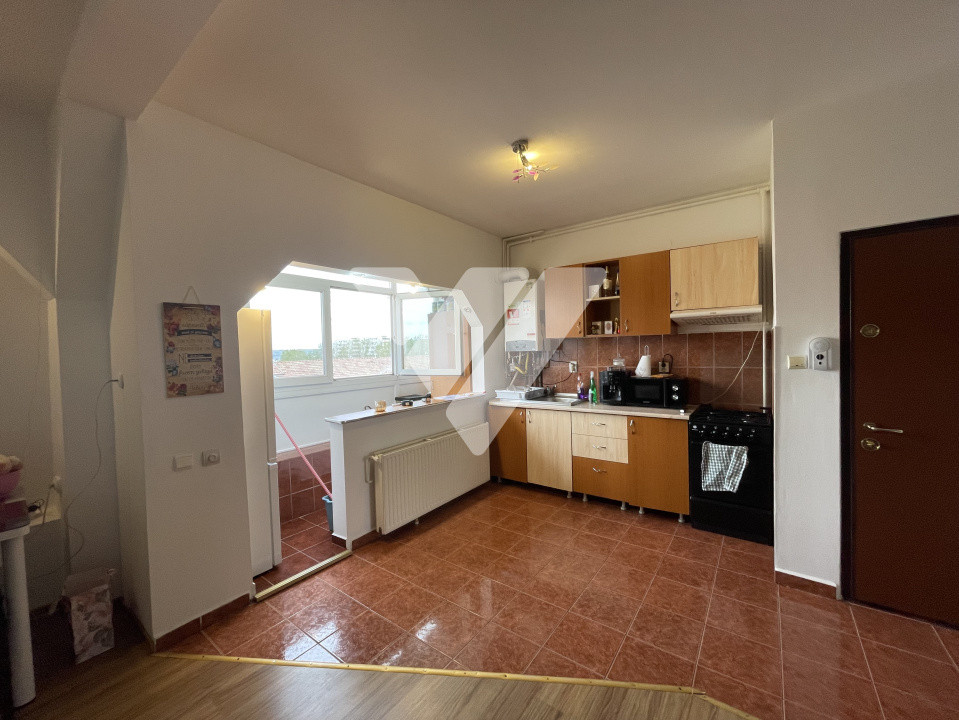 Apartament tip mansarda renovat – 3 camere, Sibiu, Hipodrom 1