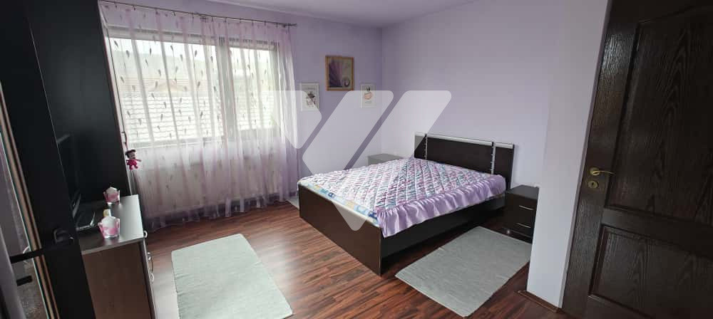 Casă individuală mobilată 6 camere și teren de 500 mp în Tălmaciu