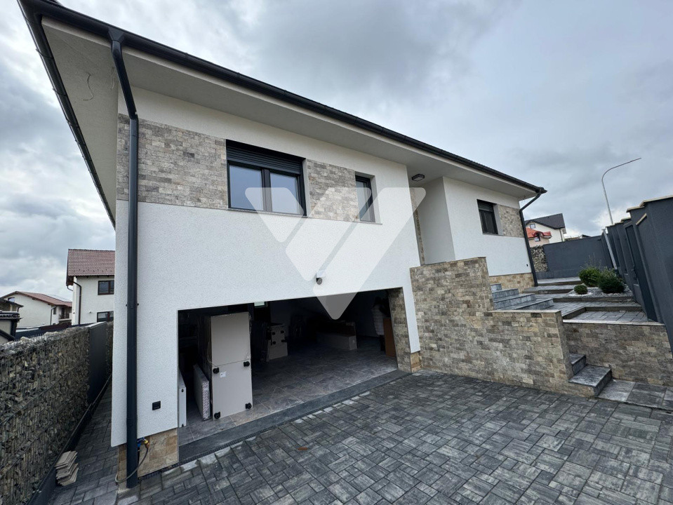 Casă individuală cu 6 camere și teren 490 mp în Șelimbăr Sibiu