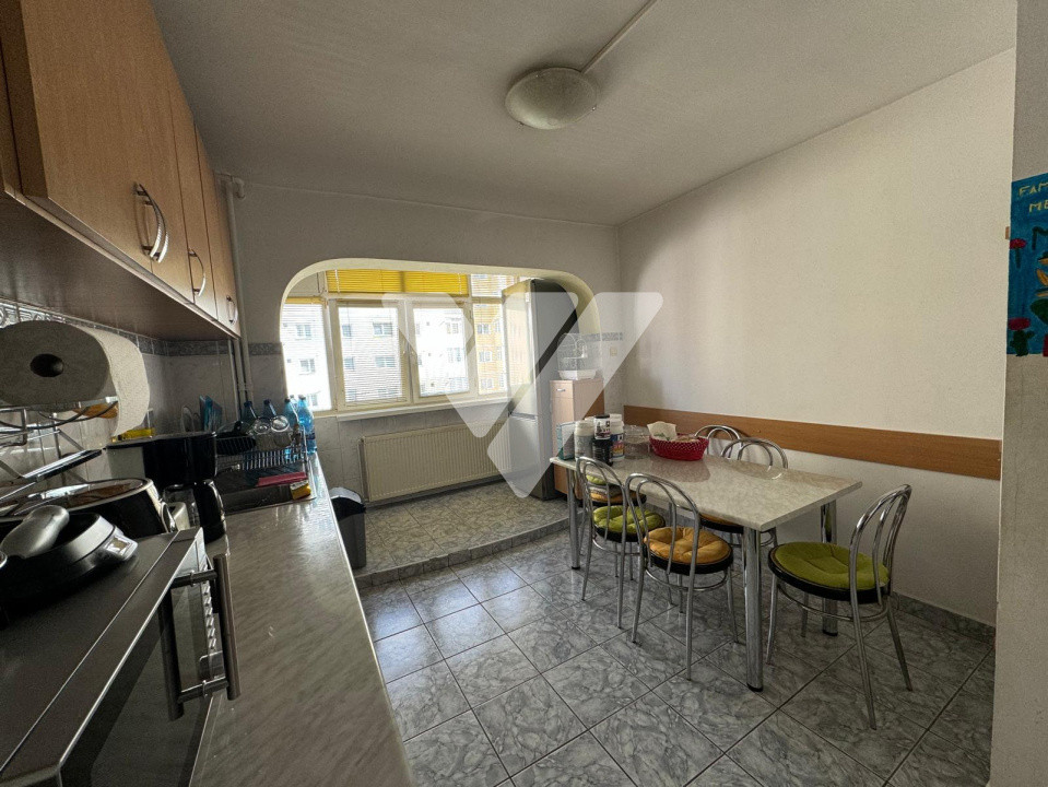 Apartament 3 camere 64 mp mobilat și utilat zona Vasile Aaron 