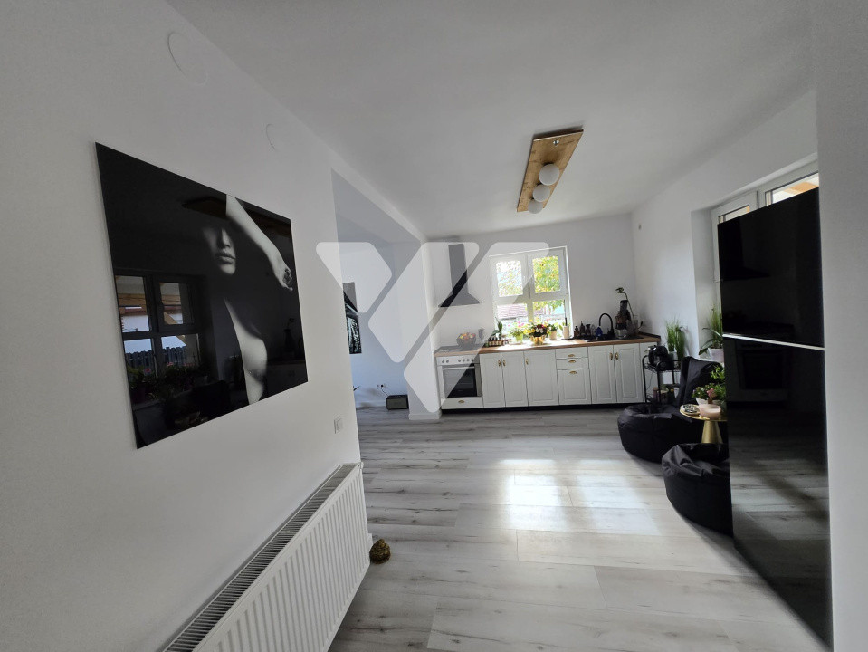Casa individuala renovata 2 camere mobilata in Cisnadie Sibiu