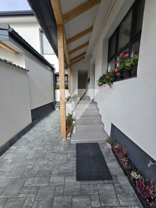 Casa individuala renovata 2 camere mobilata in Cisnadie Sibiu