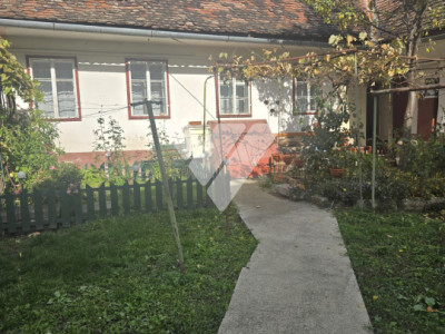 Apartament la casă cu curte comună, 86 mp – zona Terezian