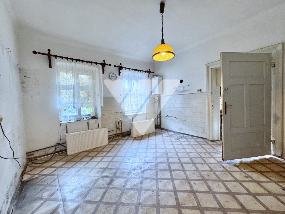 Apartament la casa, 60 mp utili + 30 mp terasa- ultracentral Cisnadie