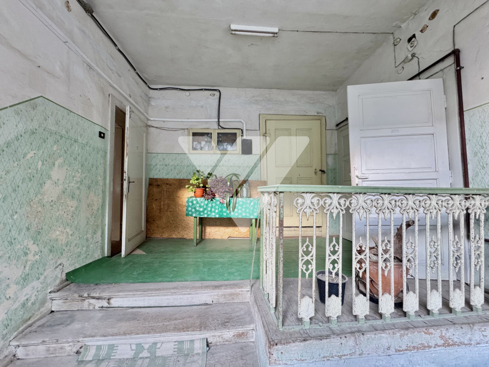 Apartament la casa, 60 mp utili + 30 mp terasa- ultracentral Cisnadie