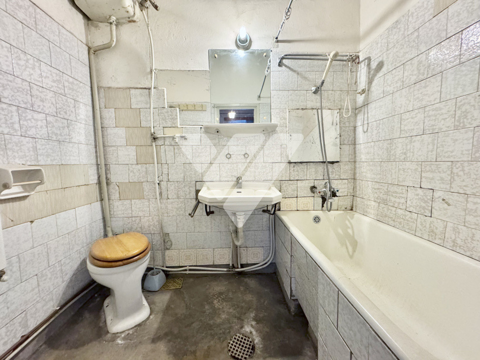 Apartament la casa, 60 mp utili + 30 mp terasa- ultracentral Cisnadie