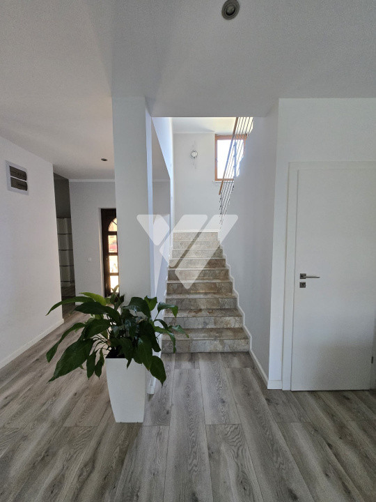 Duplex 150 mp, 4 camere, 3 dormitoare, 3 băi, curte proprie, Șelimbăr