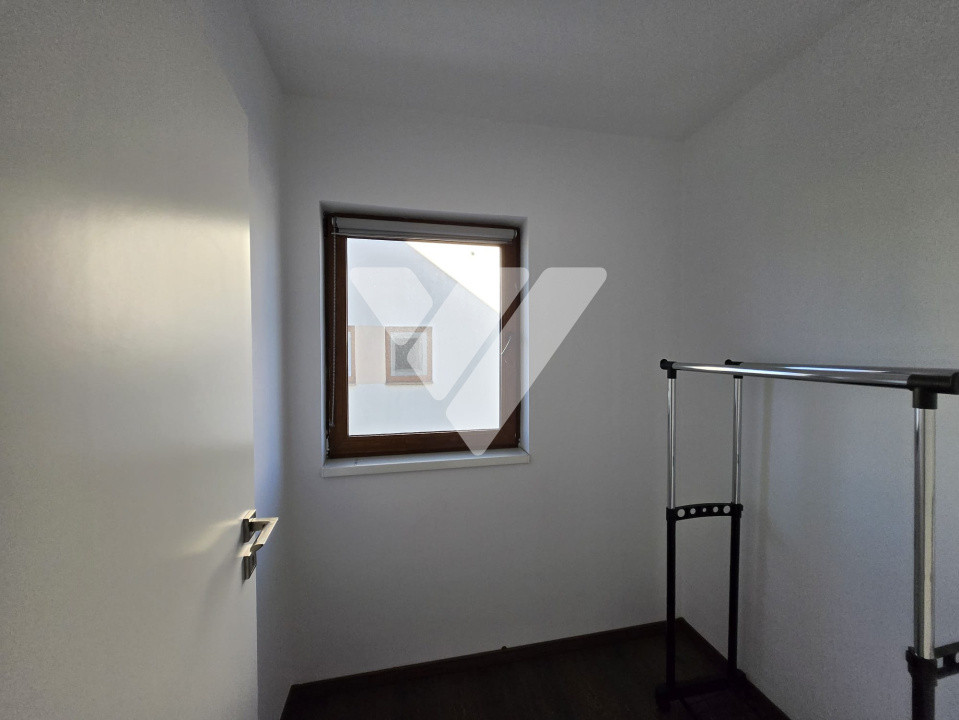 Duplex 150 mp, 4 camere, 3 dormitoare, 3 băi, curte proprie, Șelimbăr
