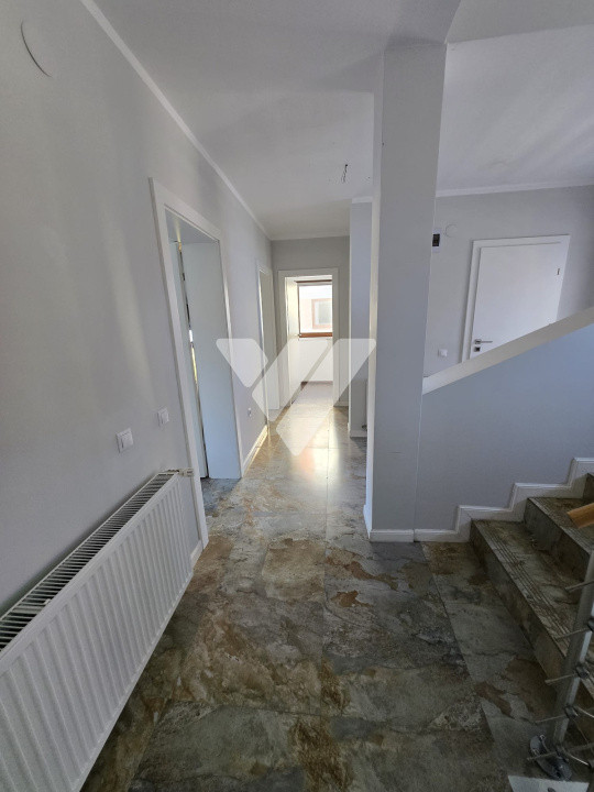 Duplex 150 mp, 4 camere, 3 dormitoare, 3 băi, curte proprie, Șelimbăr