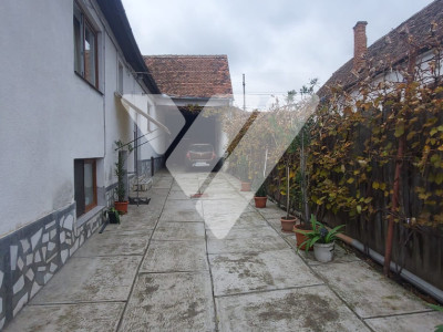 Casa individuala cu teren 885 mp - Sura Mare Sibiu