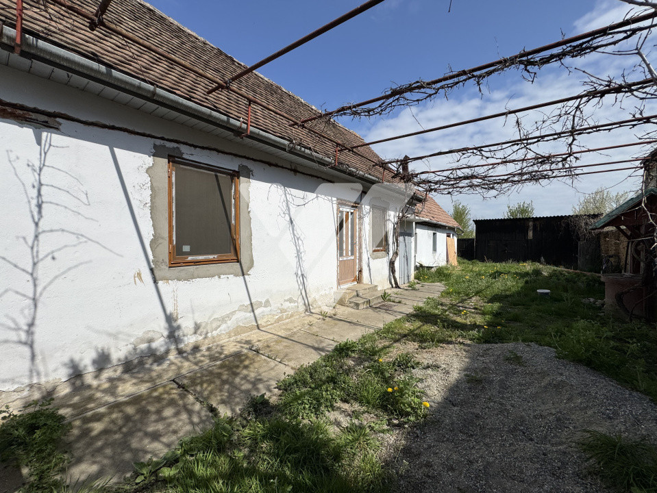 Casa individuala 2 camere cu teren 1400 mp in Cristian Sibiu