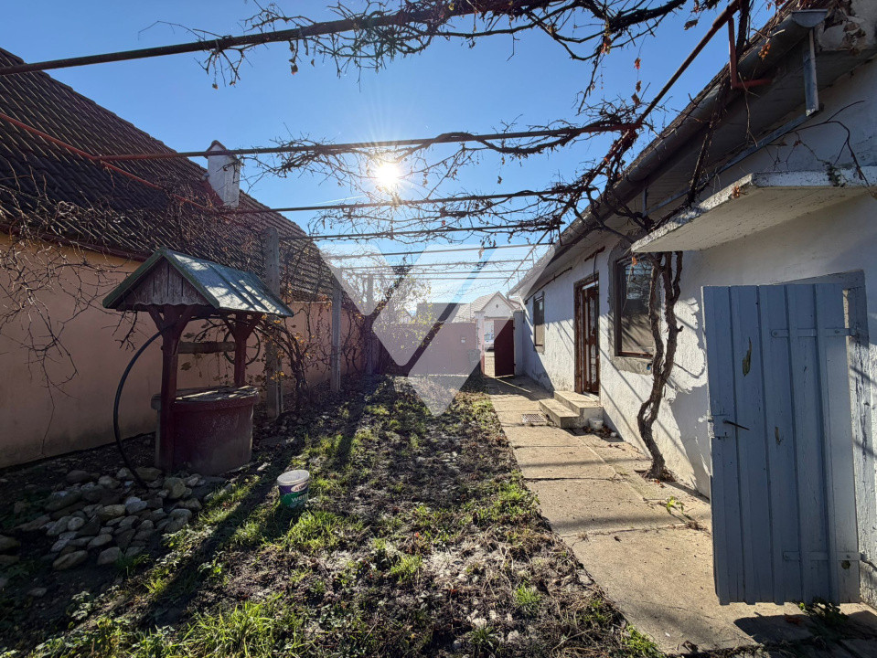 Casa 54 mp in Cristian cu teren de 1400 mp in renovare