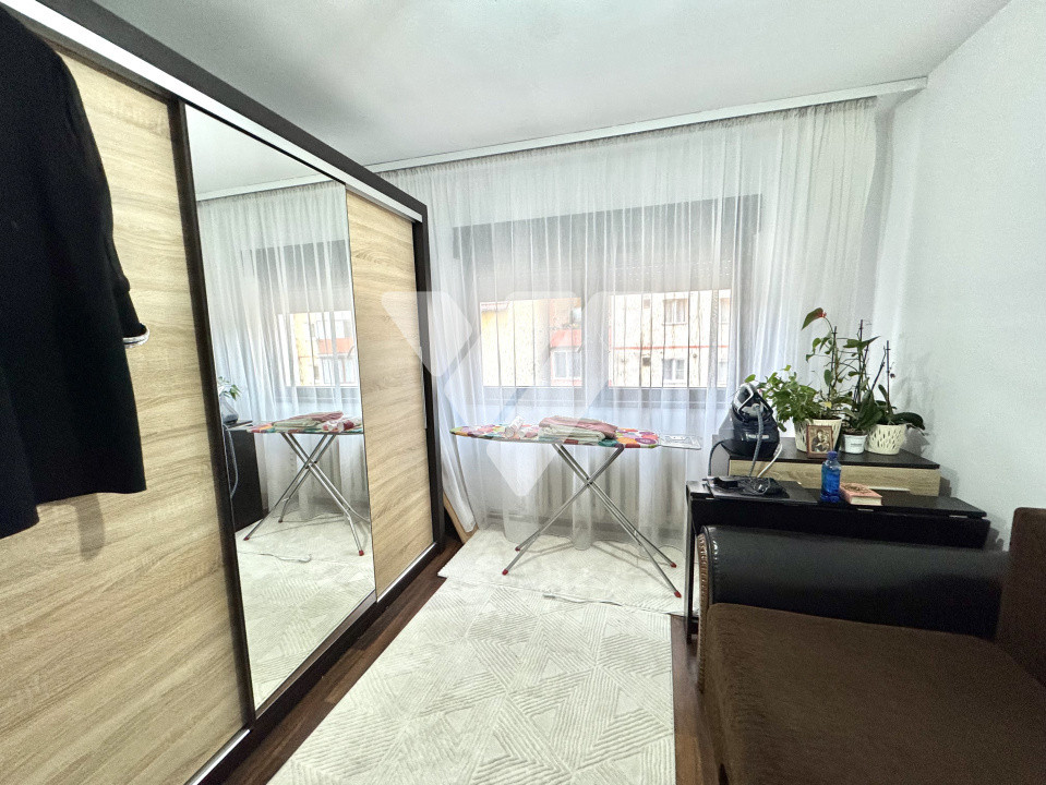 Apartament 3 camere mobilat 68 mp balcon pivnita - Vasile Aaron Sibiu