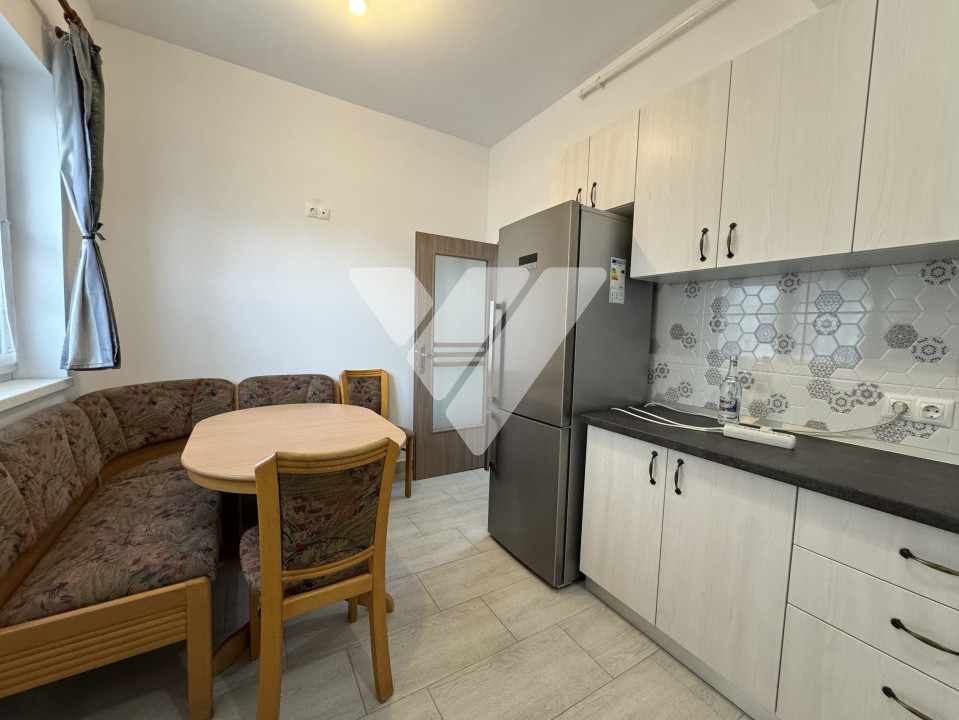 Garsoniera decomandata etaj 1 balcon si parcare - Doamna Stanca