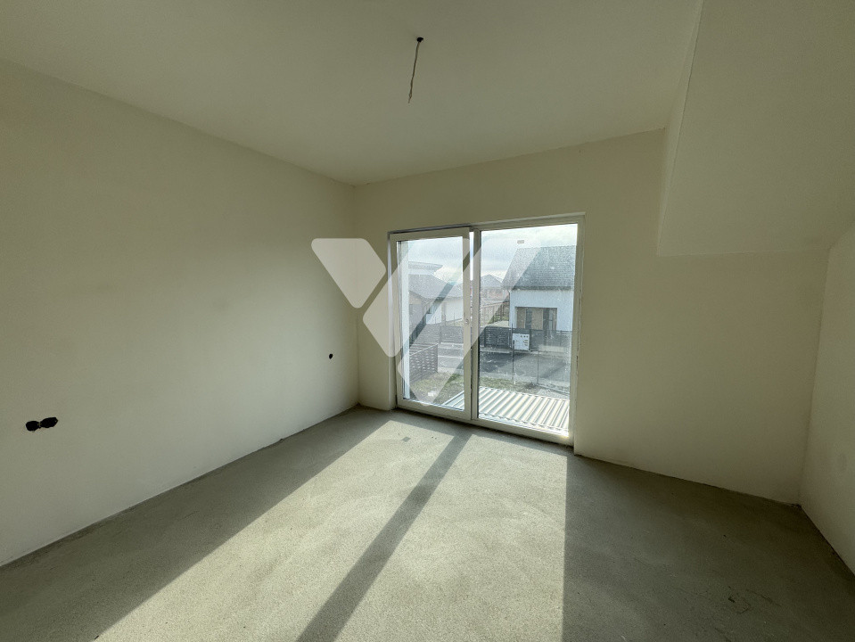 Duplex intabulat 4 camere 110 mp utili si teren 390 mp Sura Mica Sibiu