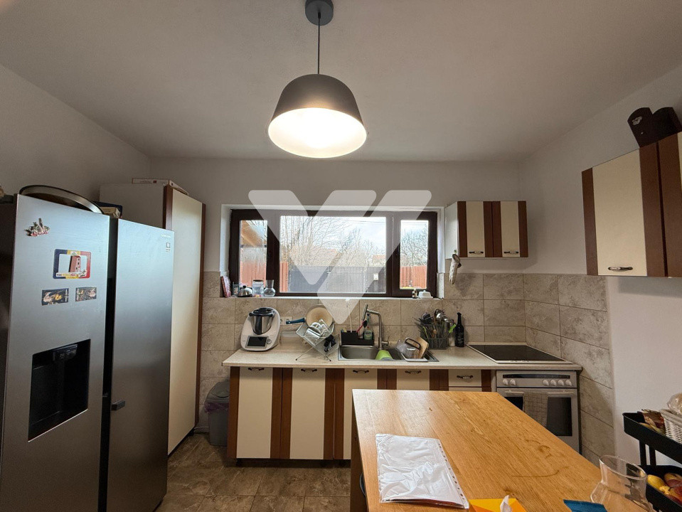 Casa individuala mobilata 5 camere si teren 238 mp Cisnadie Sibiu