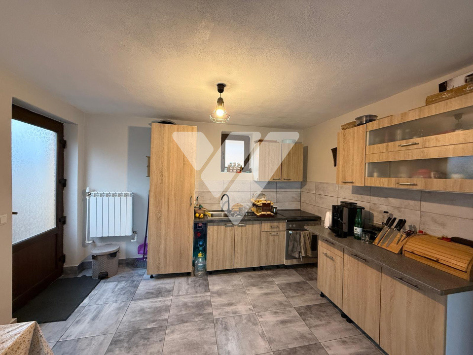 Casa individuala mobilata 5 camere si teren 238 mp Cisnadie Sibiu