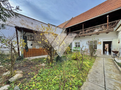 Casă 266 mp teren 800 mp - centrul Cisnădiei- pentru locuință sau pensiune