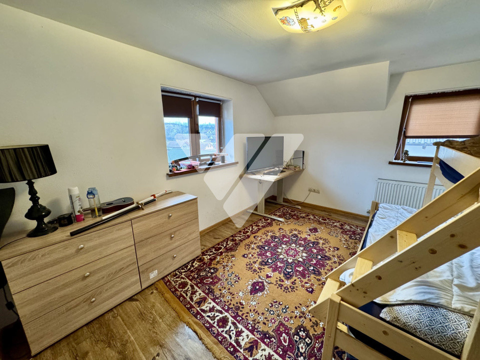 Casa individuala 4 camere cu pivnita si teren 398 mp - Sura Mare Sibiu