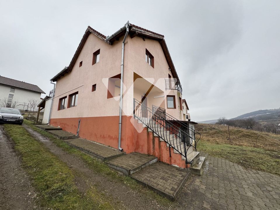 Casa individuala 4 camere cu pivnita si teren 398 mp - Sura Mare Sibiu