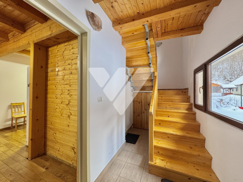 Cabană pe Râul Sadului  120 mp utili Teren 685 mp Zonă montană