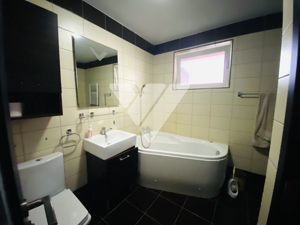 Apartament 3 camere 81 mp etaj 2 doua balcoane zona Aleea Streiu